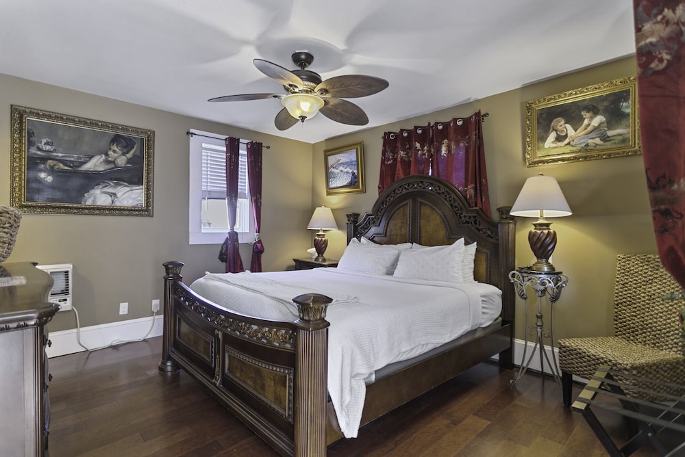 Casablanca Inn on the Bay - photo 24