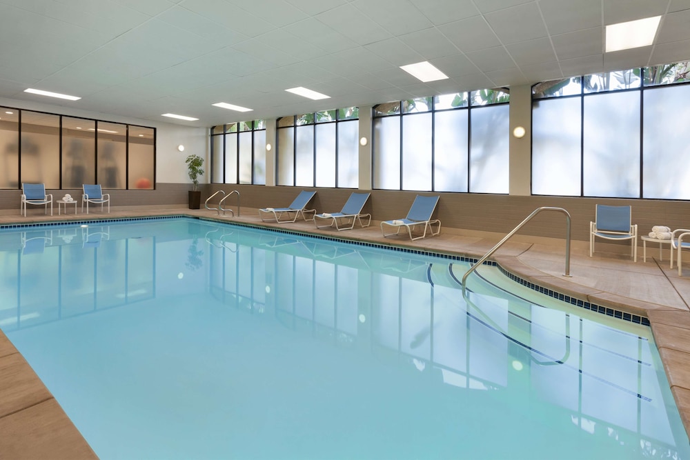 Embassy Suites by Hilton San Luis Obispo - photo 30