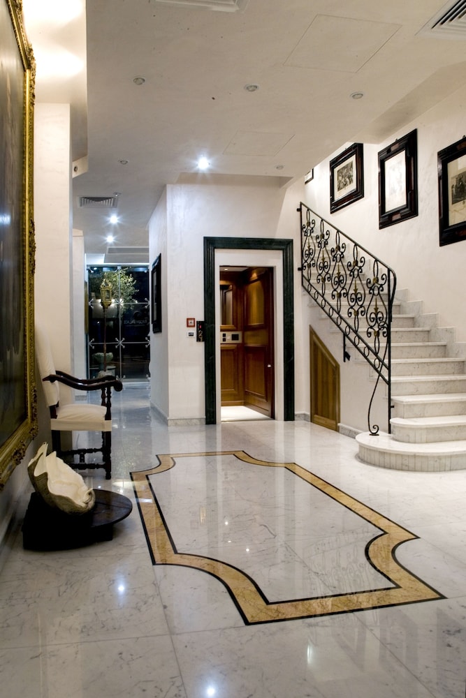 Arcom Palace — 4-Star Luxury Hotel in Pomezia, Italy