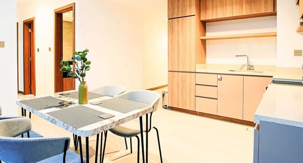 ALiving Classy 1BR I Near Burj Khalifa & Dubai Mall I Missoni Tower 211 — 4-Star Luxury Hotel in Dubai, United Arab Emirates
