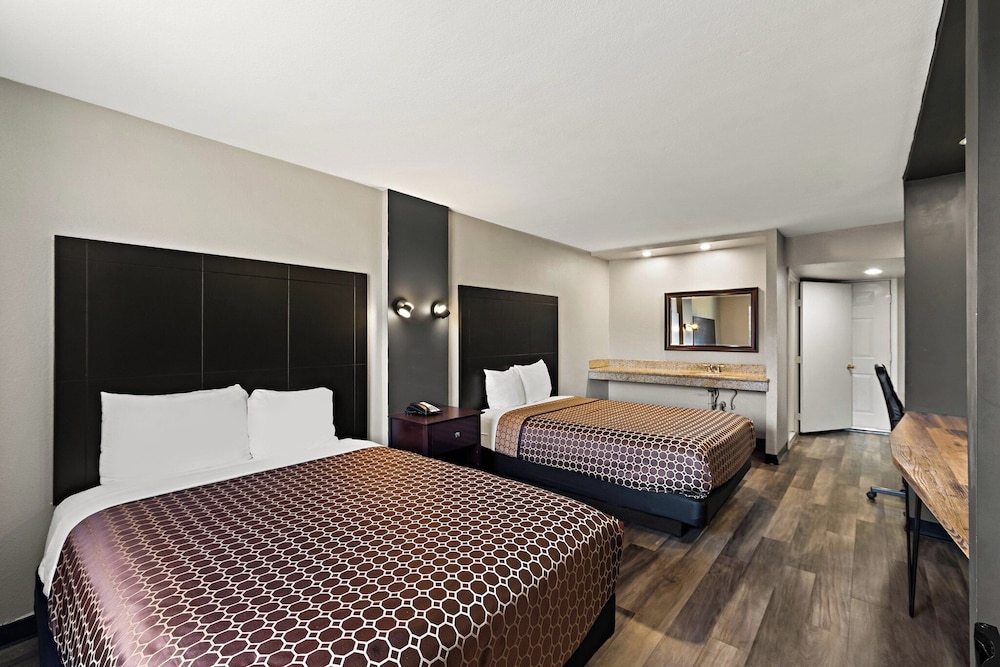Scottish Inns Austin - photo 15