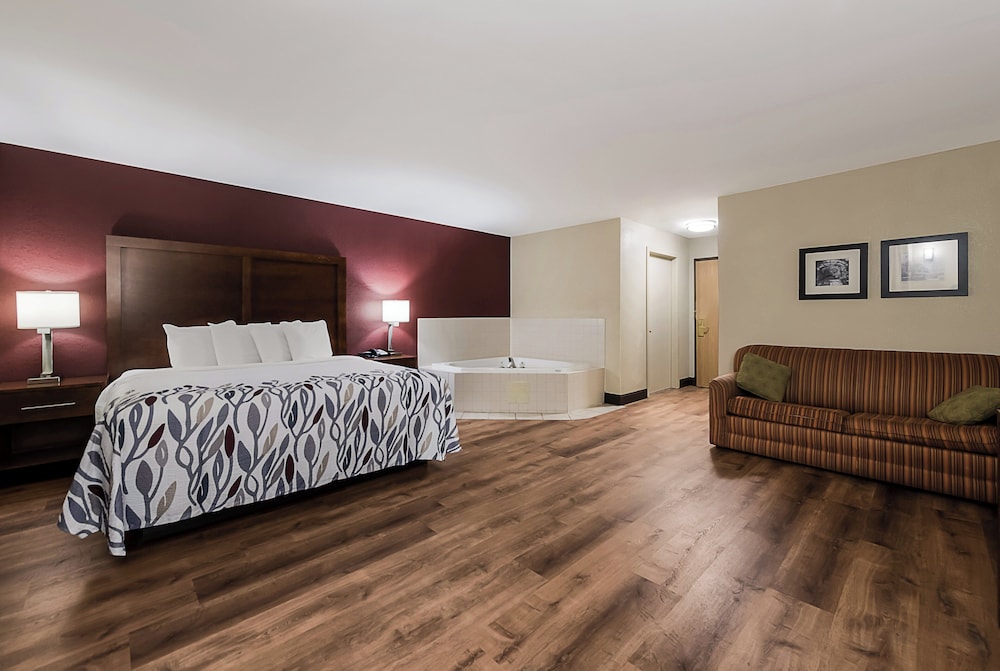Red Roof Inn Newport News Yorktown - photo 17