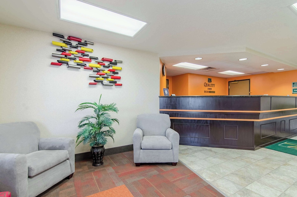 Quality Inn Junction City Near Fort Riley - photo 6
