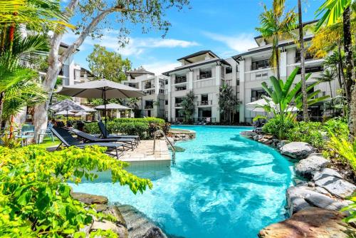 Violet Drift Beachside Escape in Sea Temple Resort in Palm Cove, Australia