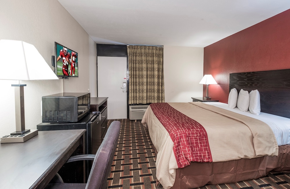 Red Roof Inn Mobile Midtown - photo 5