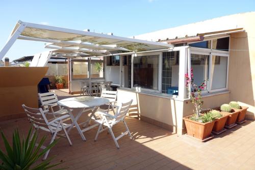 Terrazza con vista — 4-Star Luxury Hotel in Nettuno, Italy