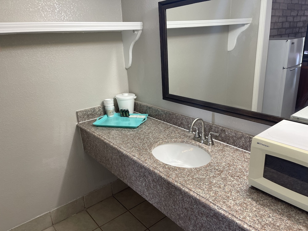 Stratford House Inn Branson - photo 16