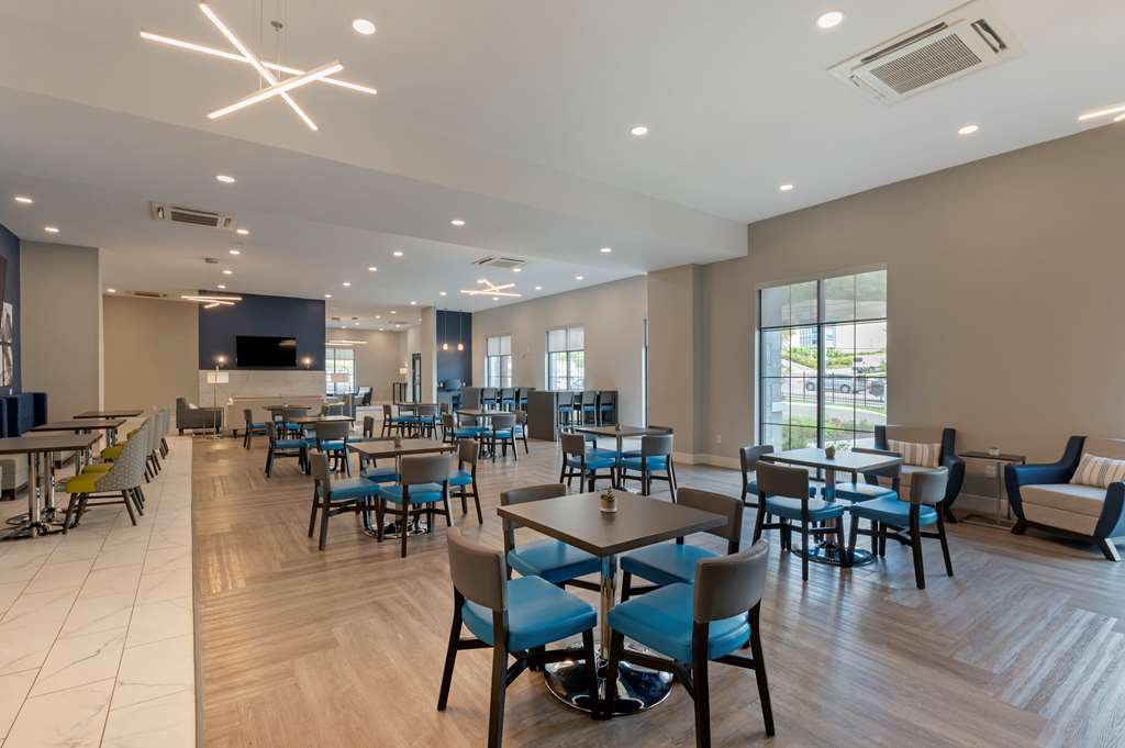Comfort Suites Cincinnati University Downtown - photo 31
