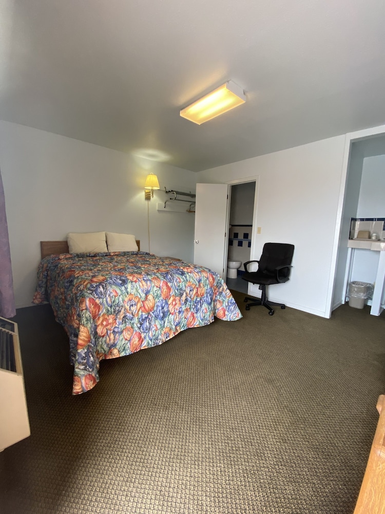 Regency Inn Comanche - photo 17