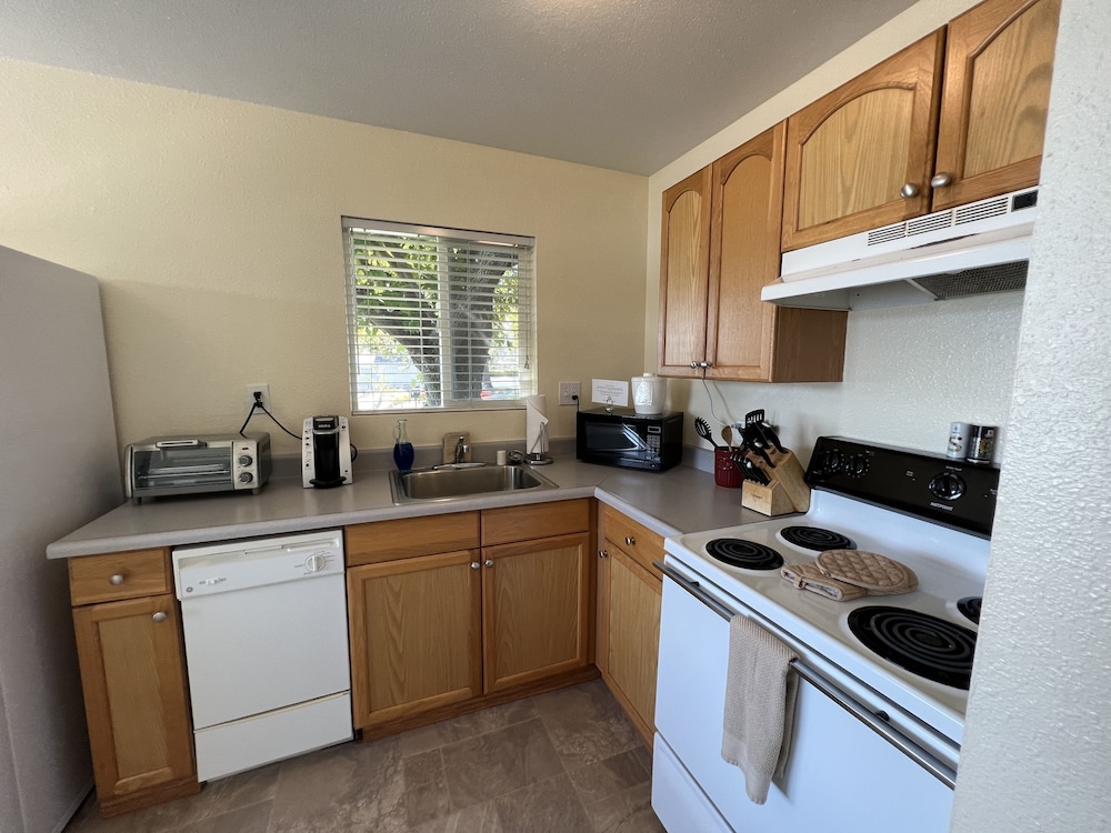 Clear Lake Cottages & Marina - photo 54