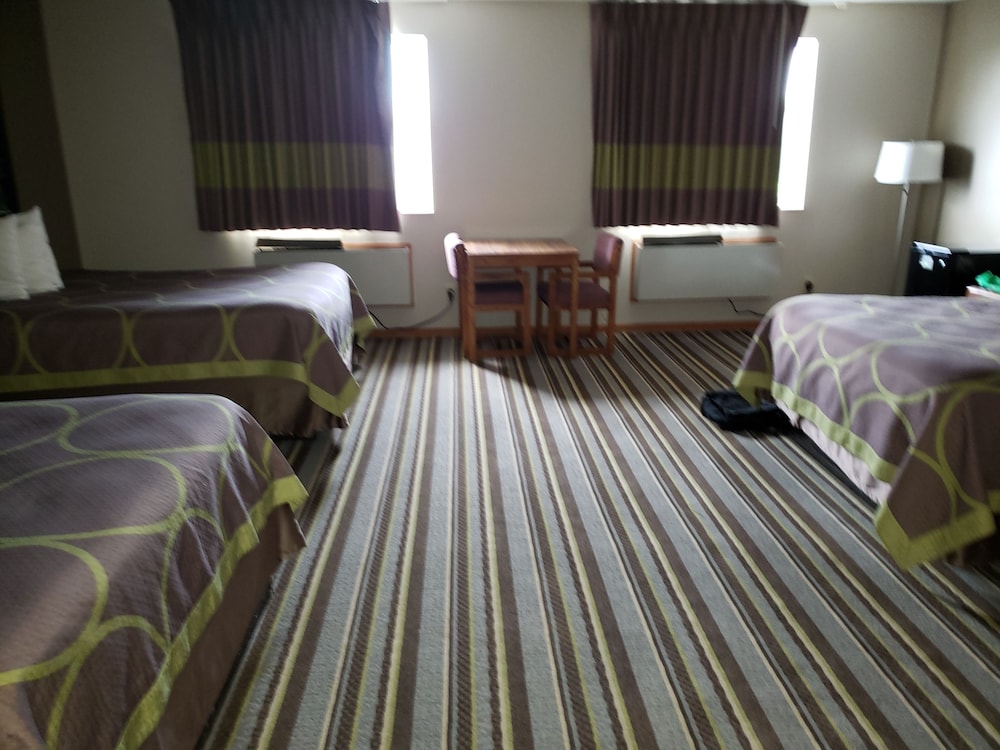 Watseka 24 Inn & Suites - photo 39