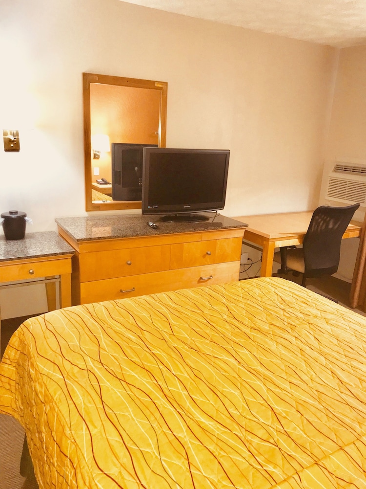 Lyons Inn - photo 3