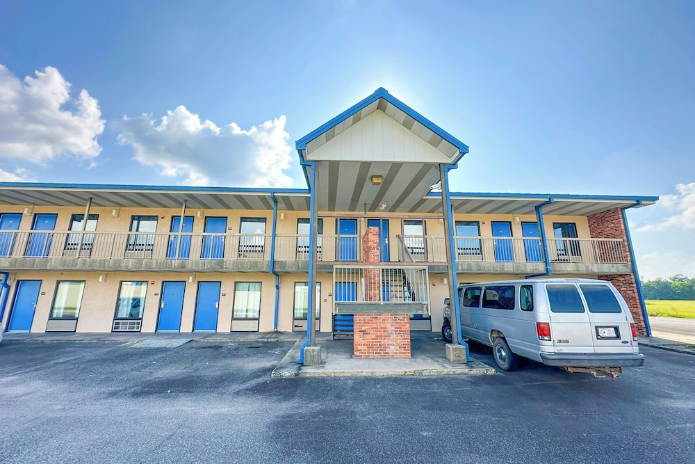 Hahira Inn By OYO near Valdosta - photo 57