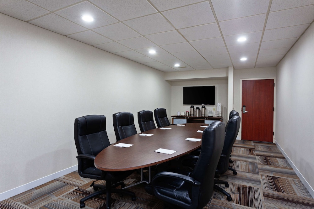 Hampton Inn Los Angeles Arcadia Pasadena - photo 21