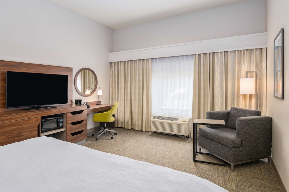 Hampton Inn & Suites Hartford Manchester - photo 11