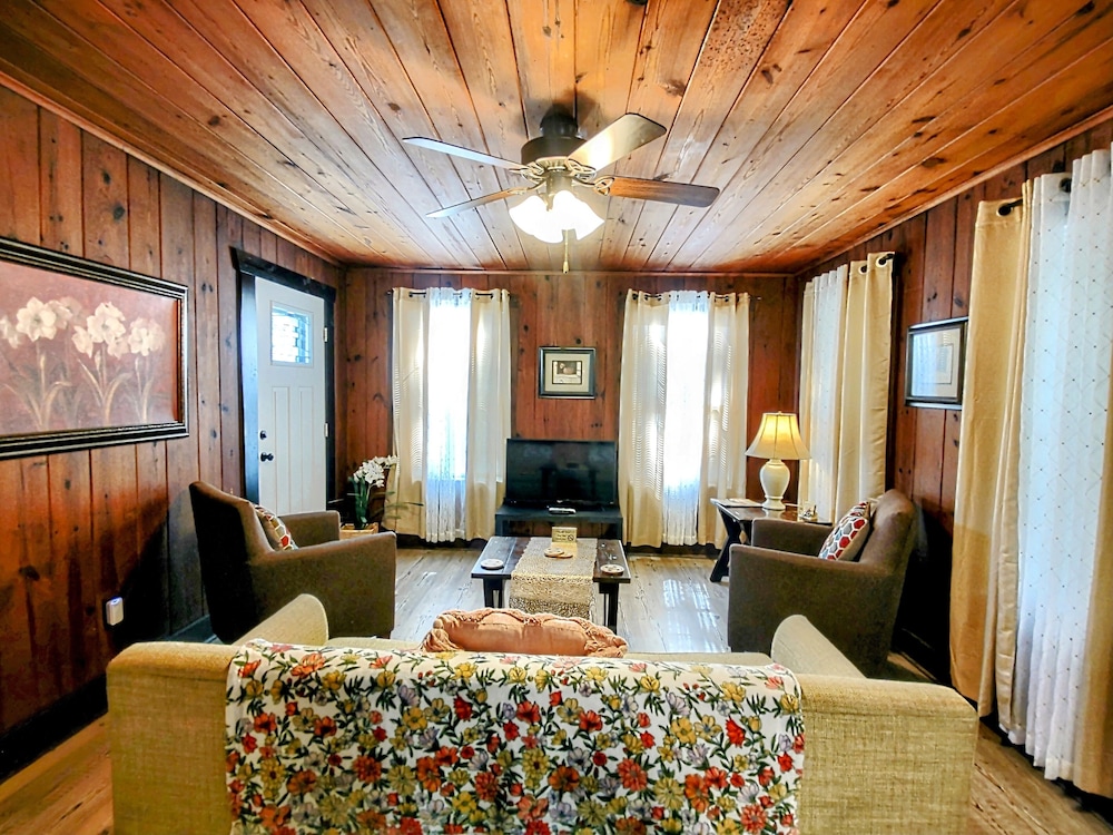 Edgewater Resort Cottage #1 - photo 81