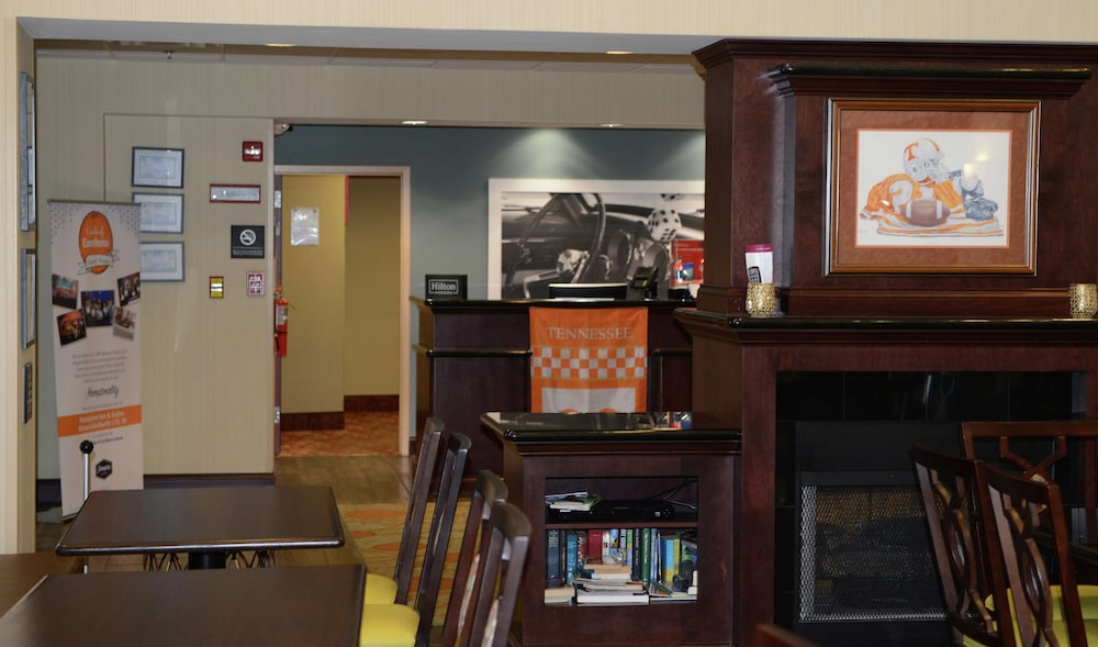 Hampton Inn & Suites Knoxville North I 75 - photo 2