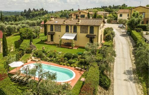 Cozy Home In Castelfiorentino — 4-Star Luxury Hotel in Castelfiorentino, Italy