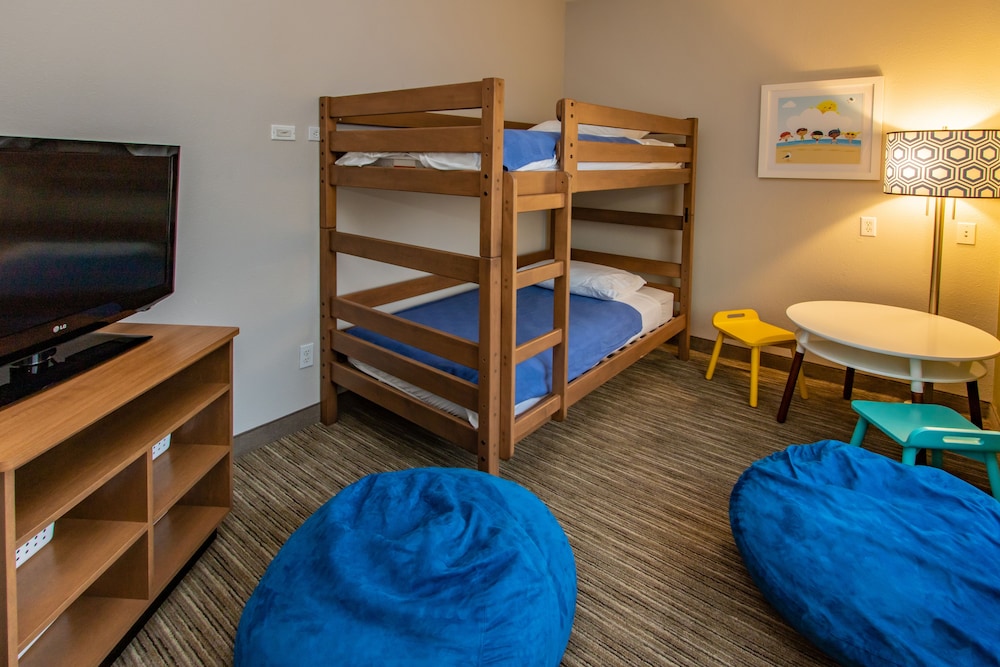 Holiday Inn Express Hotel & Suites Roseville Galleria Area by IHG - photo 51