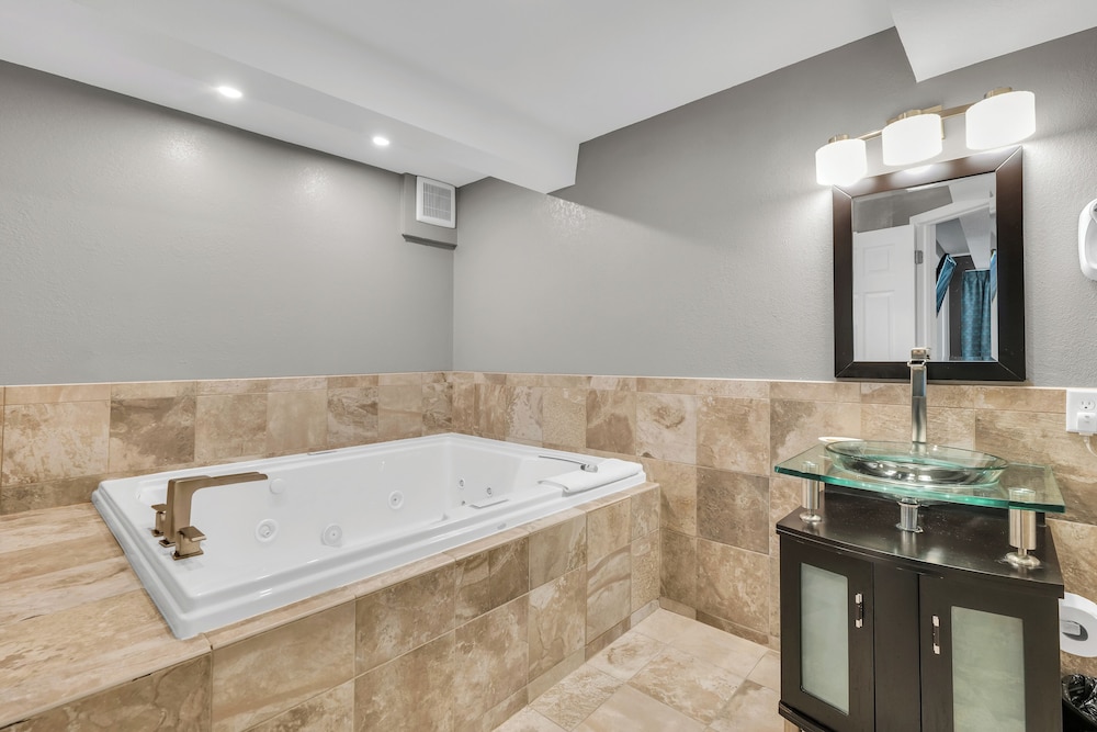 Eastlake Suites Hotel & Conference Center By OYO Urbana - photo 74