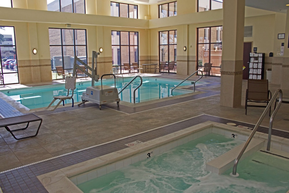 Hampton Inn & Suites Chesapeake Battlefield Blvd. - photo 32