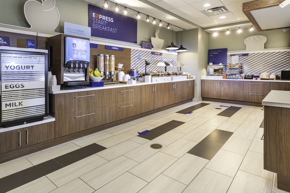 Holiday Inn Express & Suites Rock Hill by IHG - photo 54