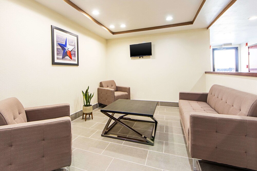 Quality Inn Greenville I 30 - photo 3