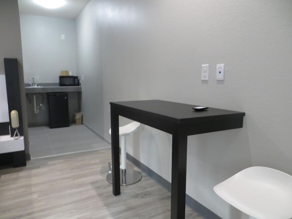 Crystal Inn Sugar Land - photo 23