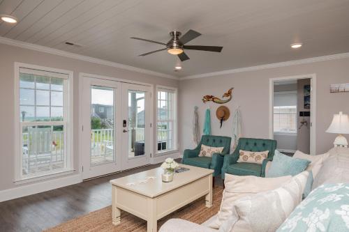 Mermaid Manor by Oak Island Accommodations - photo 19