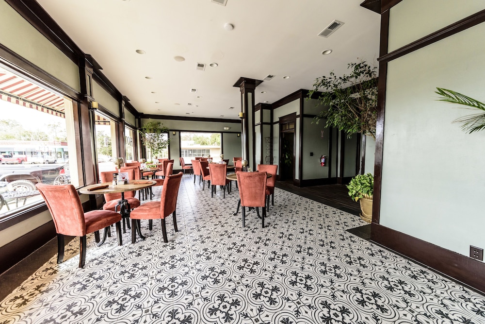 Hotel DeFuniak - photo 11