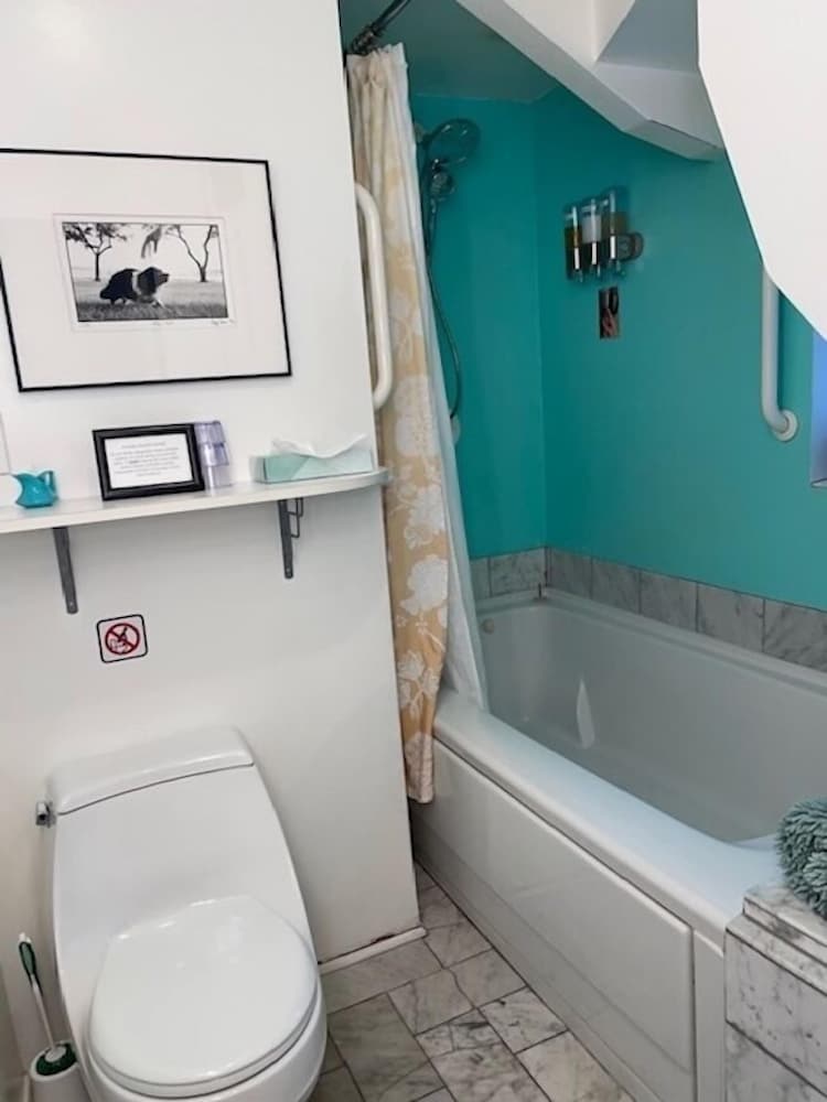 Ray's Bucktown B&B - photo 41