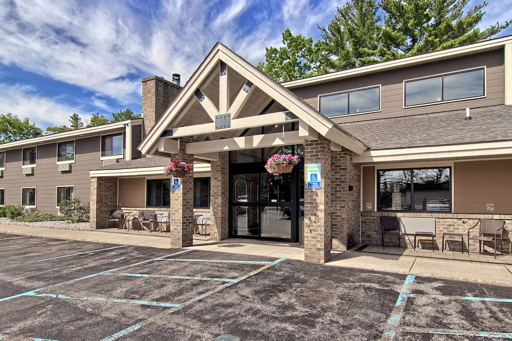 Blossom Hotel & Suites Traverse City - photo 54