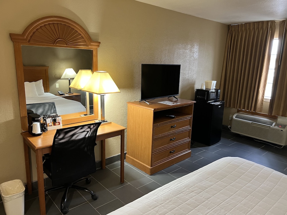Americas Best Value Inn Pharr - photo 30