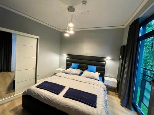 Apartament Navy Blue z tarasem — 4-Star Luxury Hotel in Serock, Poland