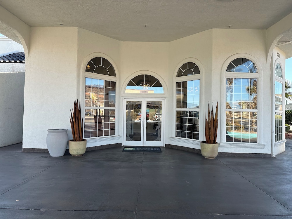 St. George Inn & Suites - photo 67