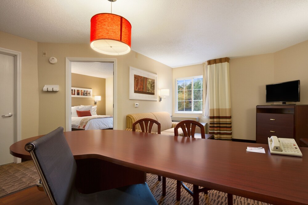 Mainstay Suites Hartford Meriden - photo 18