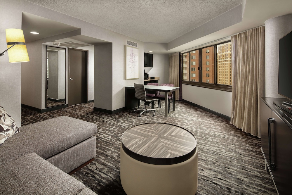 Embassy Suites by Hilton Crystal City National Airport - photo 29