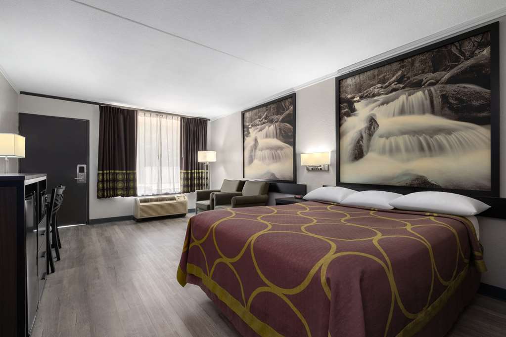 Super 8 by Wyndham Longview North - photo 17