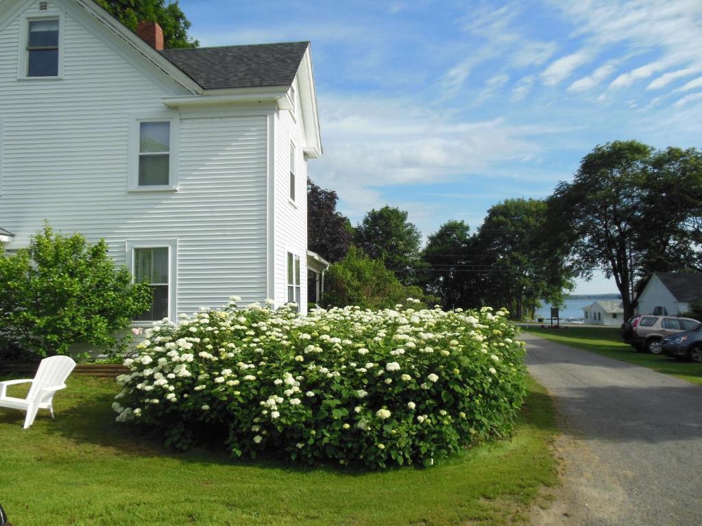 Bar Harbor Cottages & Suites - photo 13