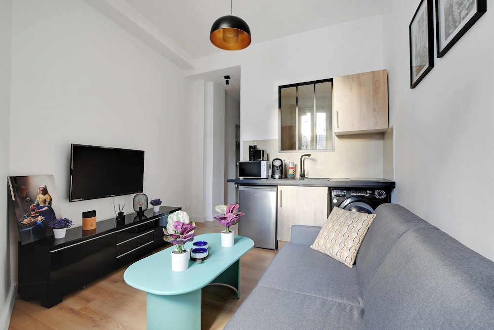 Peaceful Apartment With 1 Room — 4-Star Luxury Hotel in Paris, France
