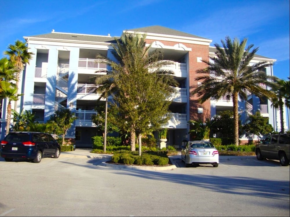 Villa in Reunion Resort 1974 in Citrus Ridge, United States