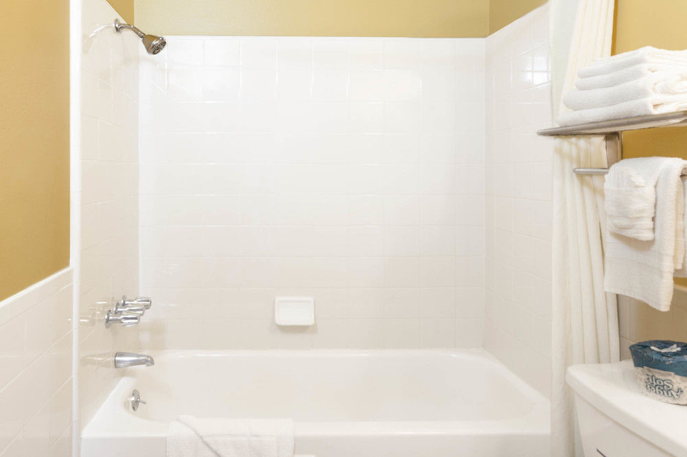 Super 8 by Wyndham Canoga Park - photo 5