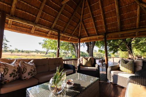Senalala Safari Lodge — 4-Star Luxury Hotel in Bushbuckridge, South Africa