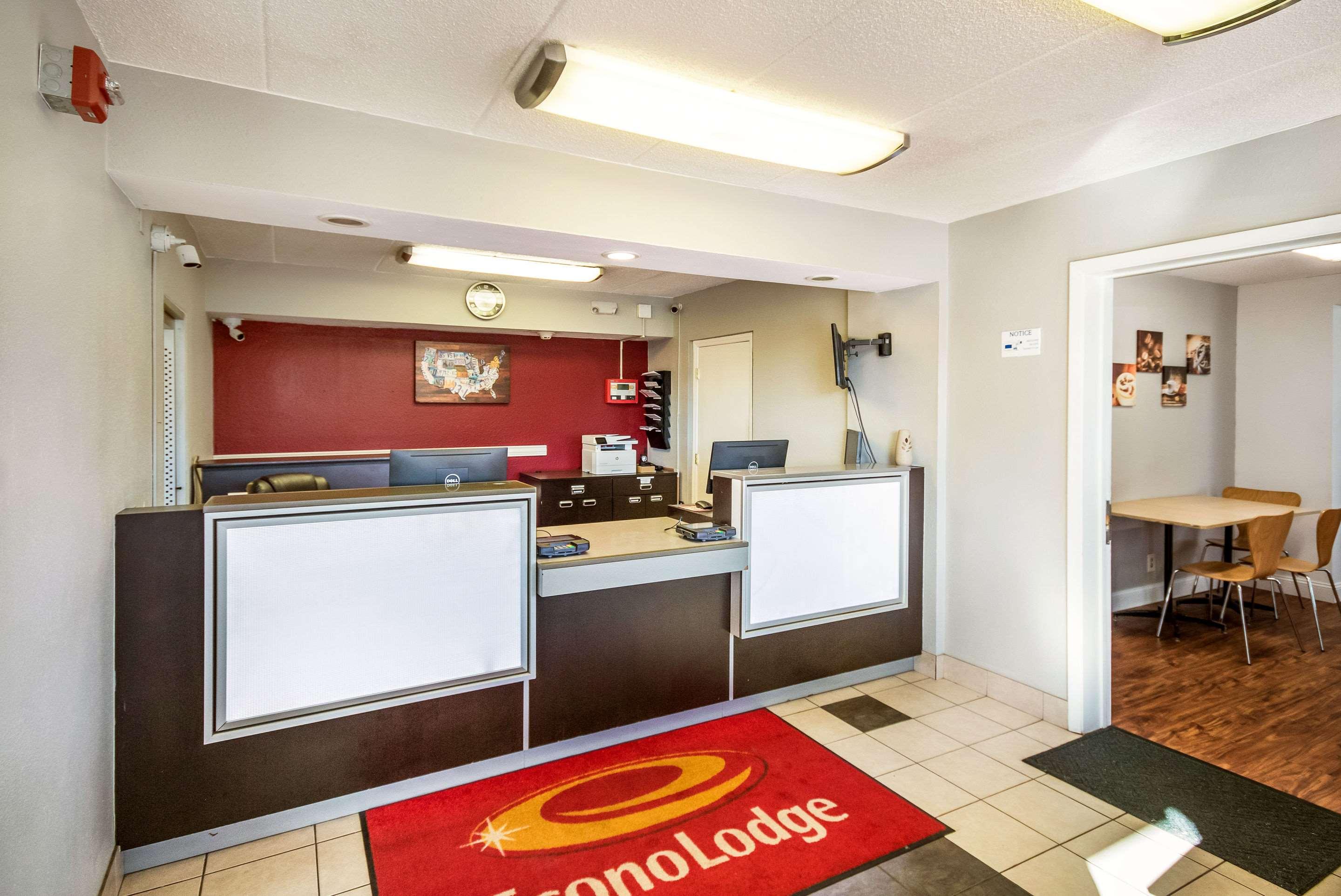 Super 8 By Wyndham Charleston WV - photo 4