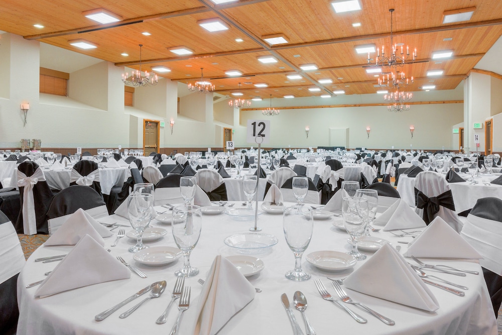 Holiday Inn Resort The Lodge At Big Bear Lake by IHG - photo 62