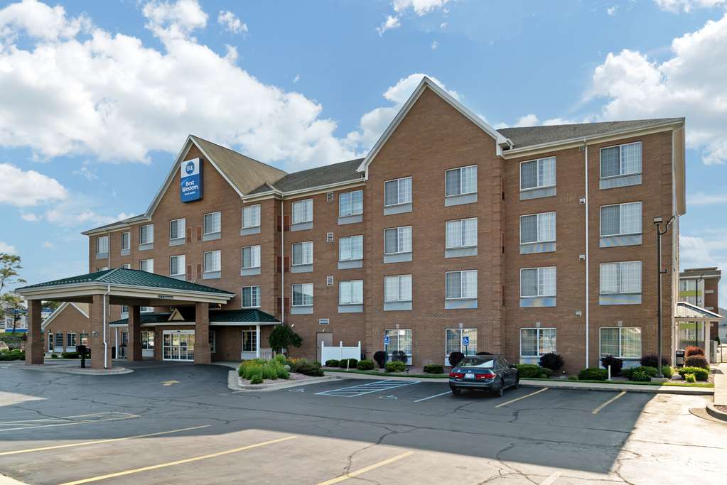 Best Western Executive Inn & Suites - photo 9