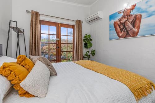 Stylish Lake Albert Cottage Wagga Wagga — 4-Star Luxury Hotel in Wagga Wagga, Australia