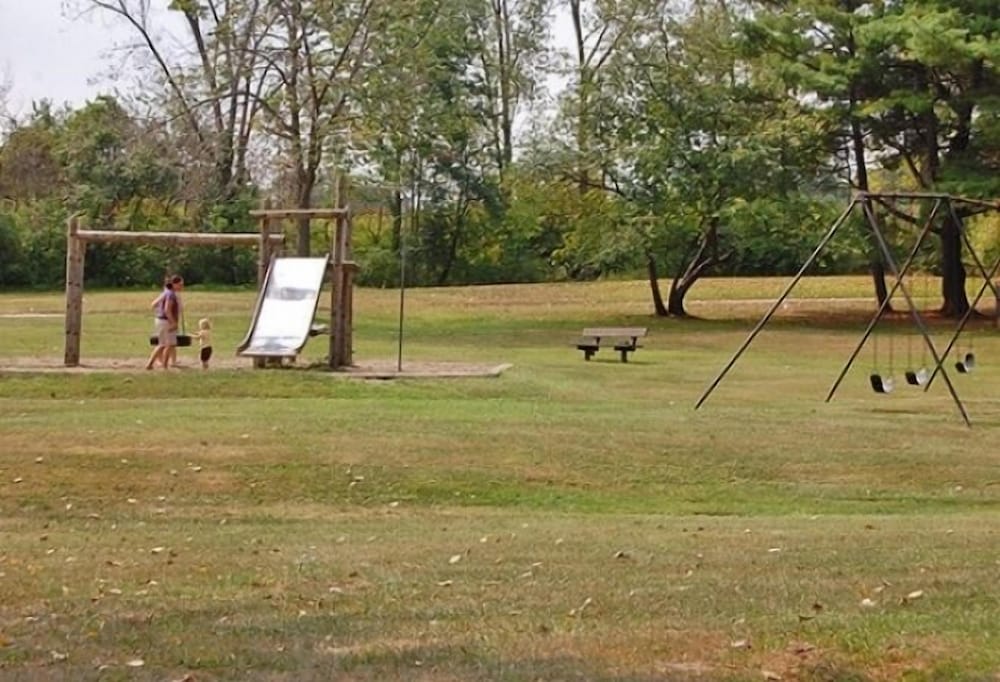 St. Clair Camping Resort - photo 6