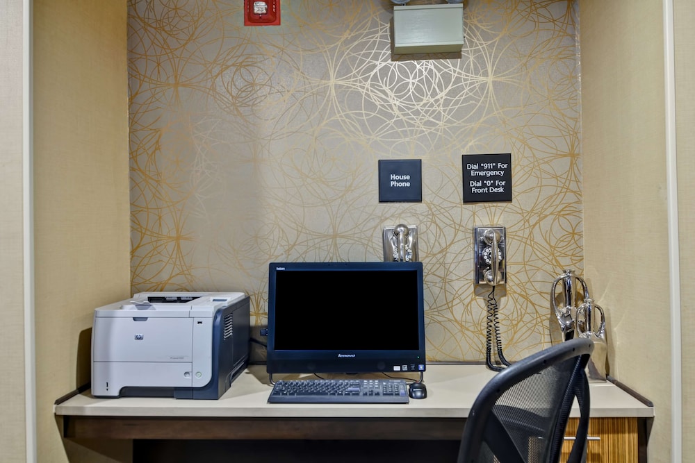 Hampton Inn Albany Wolf Road - photo 37
