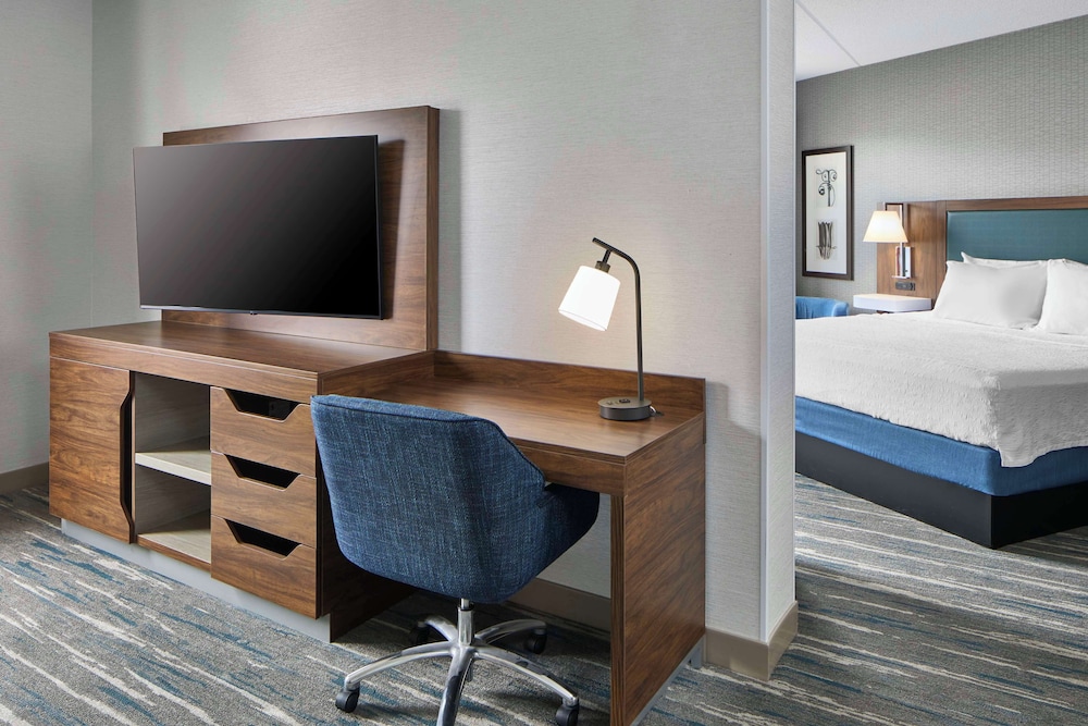 Hampton Inn & Suites Saratoga Springs Downtown - photo 36